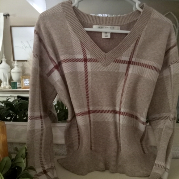 Women's Med Max Studio Sweater - Picture 1 of 3